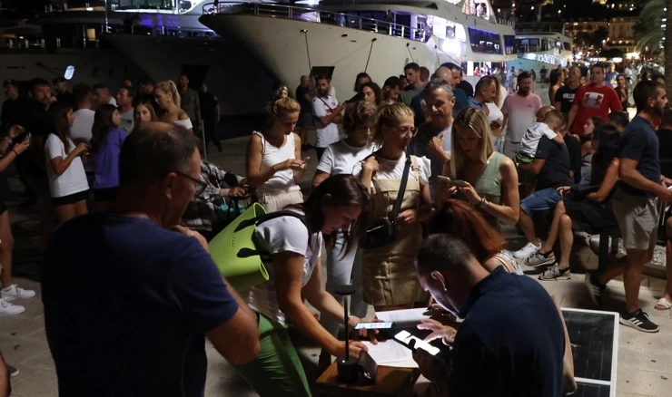 Prosvjed građana u znak podrške pretučenom ugostitelju