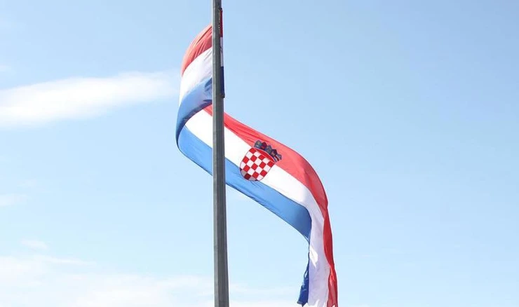 Zastava na Kninskoj tvrđavi