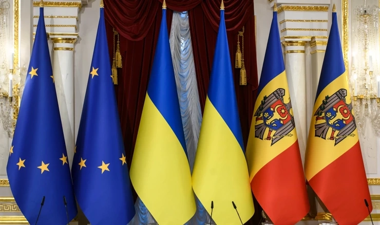 Prvi klaster obuhvaća temeljne vrijednosti i načela na kojima je izgrađena EU