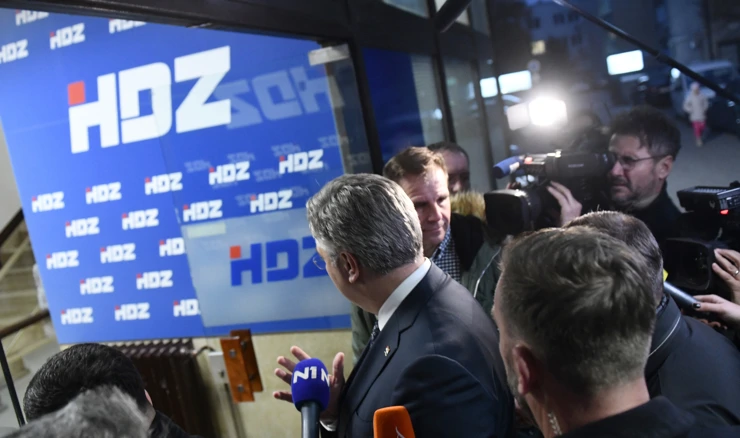 Dolazak članova HDZ-a na Sjednicu Predsjedništva stranke 
