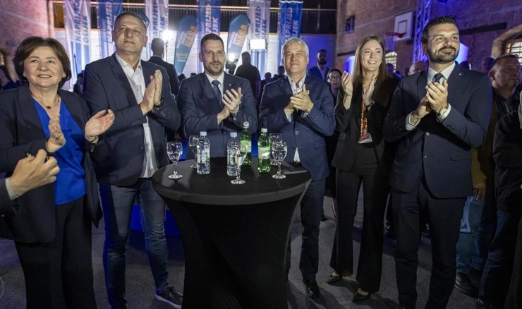 Doček izbornih rezultata u stožeru kandidata za gradonačelnika Ivana Radića 