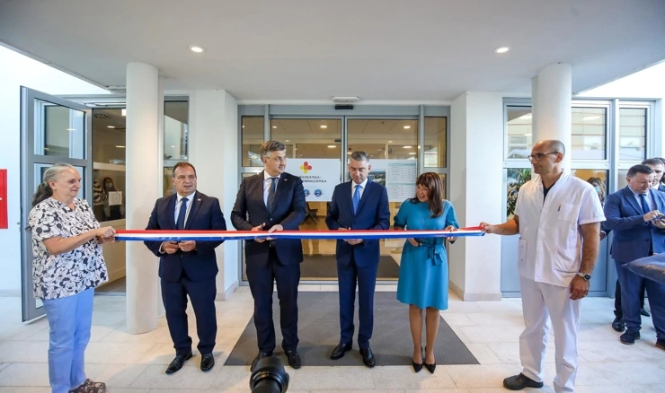 Otvorenje bolnice u Puli