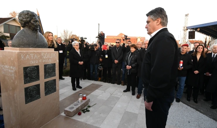 Otkriven spomenik Kati Šoljić