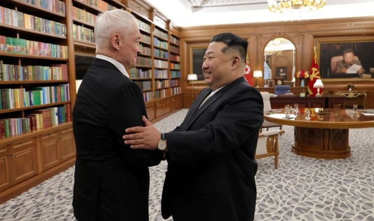 Kim Jong Un i Andrey Belousov