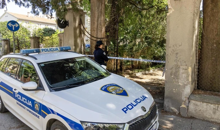 Muškarac u Puli preminuo prilikom policijskog privođenja