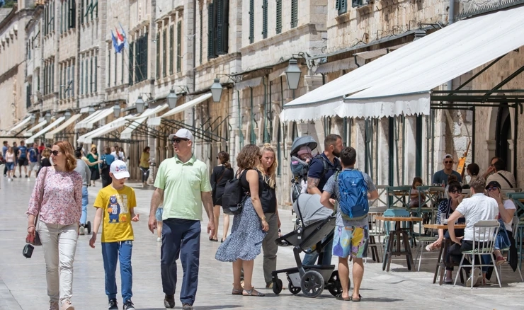 Turisti se polako vraćaju