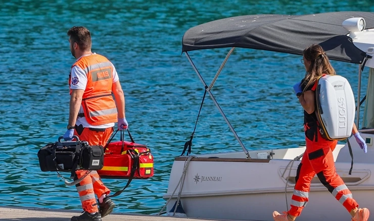 Spasioci i hitna spašavali unesrećenu osobu pokraj vaterpolo igrališta na Mornaru 