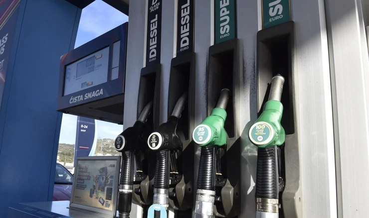 Raste pritisak na gorivo