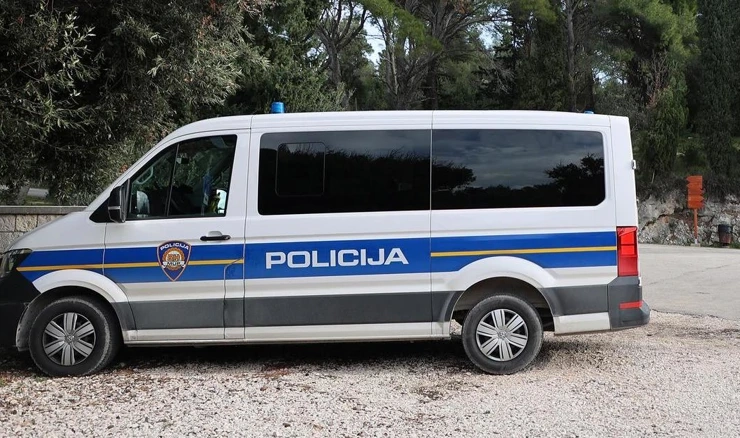 Skrivio prometnu nakon 'posudbe' slovenskog vatrogasnog kombija, arhiva