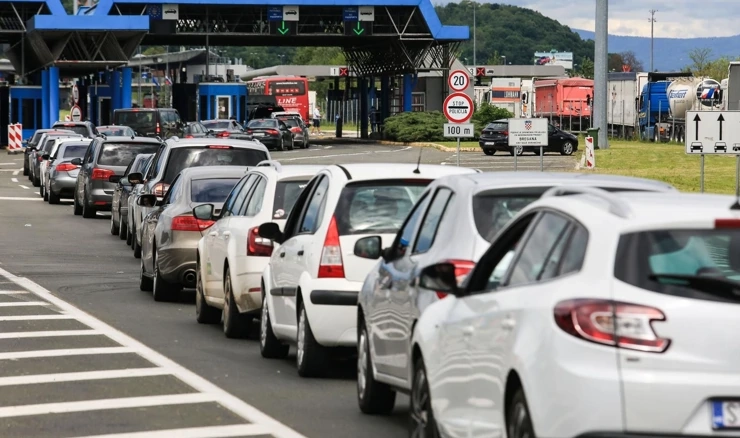 Gužve pri ulasku iz Slovenije u Hrvatsku