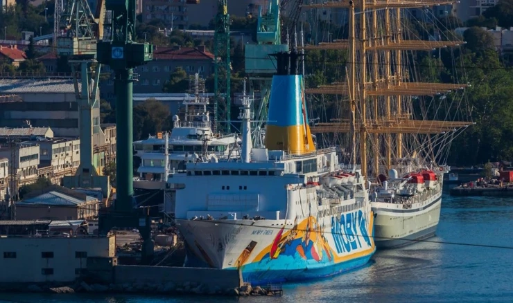 Prema Splitu krenuo brod koji će otegliti Moby Drea