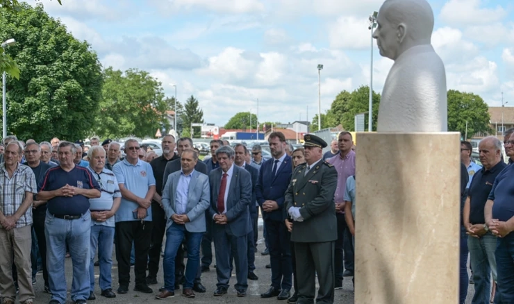U Vukovaru otkrivena bista Danijelu Rehaku