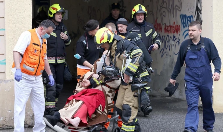 Požar u stanu u centru Zagreba: Hitna prevezla dvije osobe