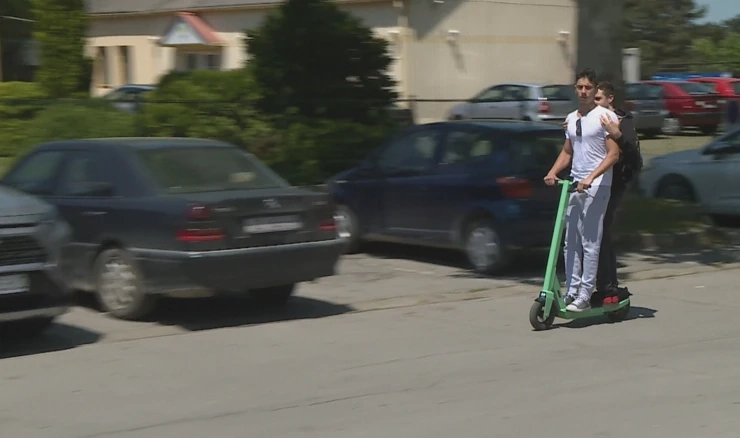 Iako su namijenjeni starijima od 18 godina, voze ih svi