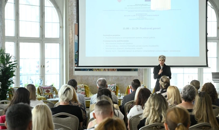 Višnja Ljubičić na konferenciji "bE-SAFE" u Zagrebu