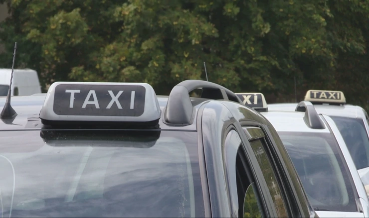 Taxi