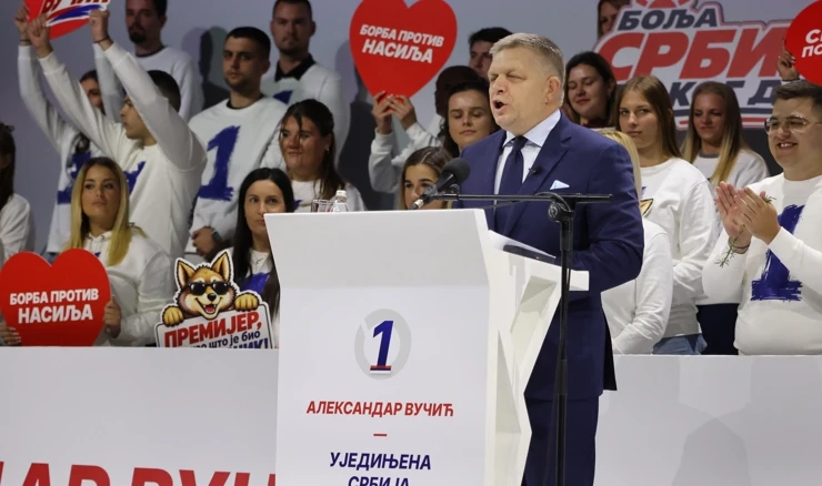 Premijer Fico u Novom Sadu dao potporu SNS-u