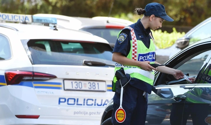 Policija