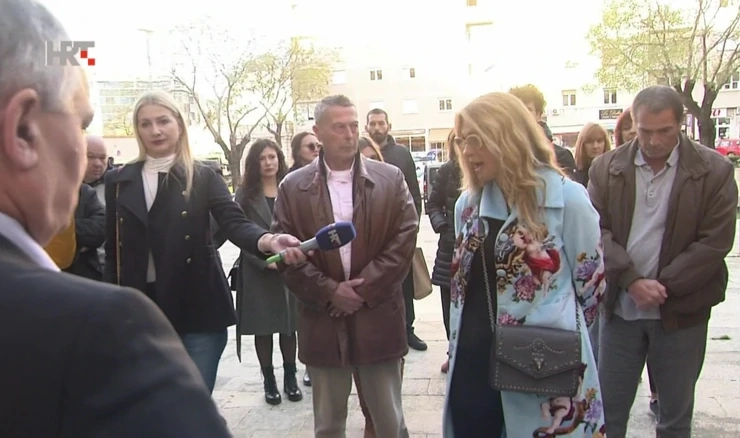 Protivnici COVID potvrda dočekali župana Bobana sa zahtjevima