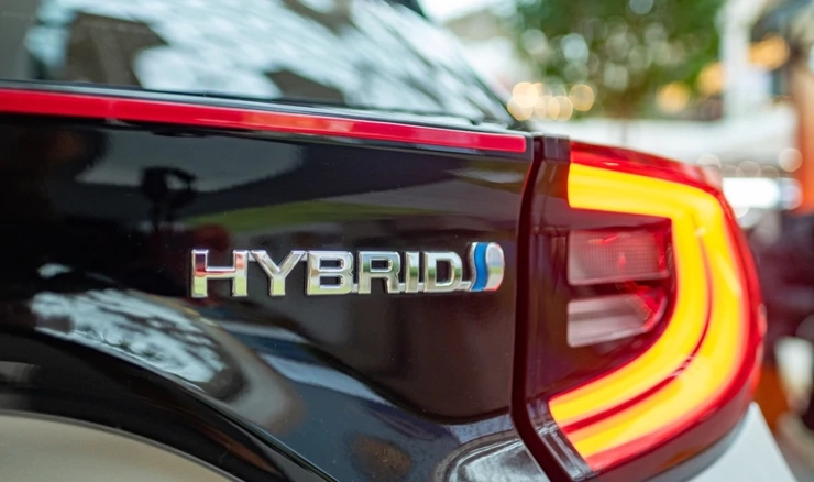 Hibridni model automobila