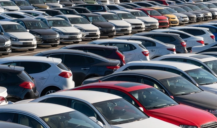 Automobili