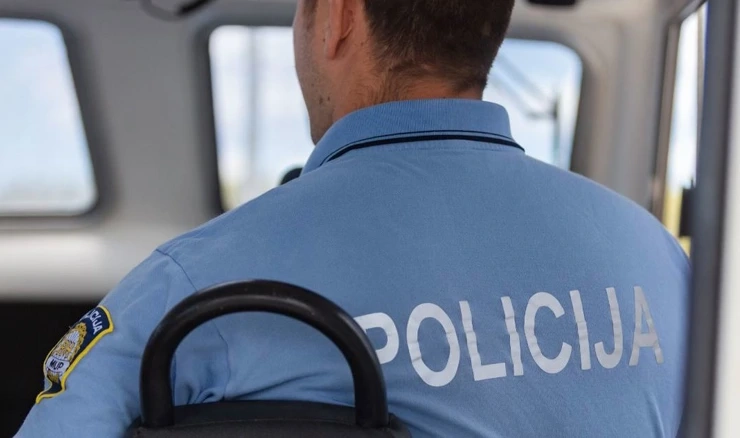 Policija