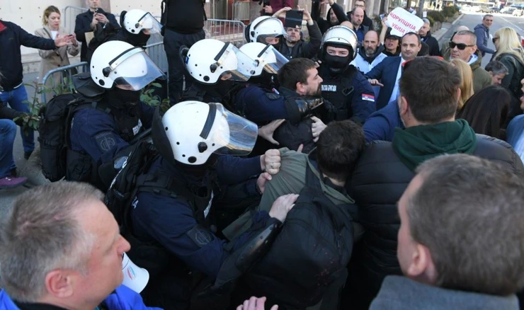 Sukob građana i pripadnika osiguranja u Beogradu