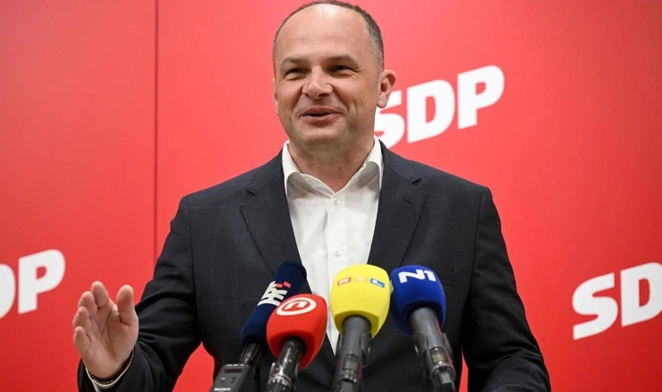 Hajdaš Dončić: Kao država trebamo biti tri koplja iznad Vučića