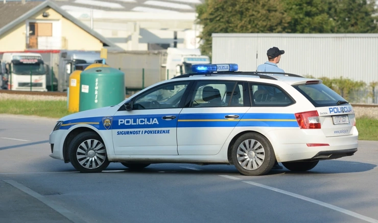 Policija