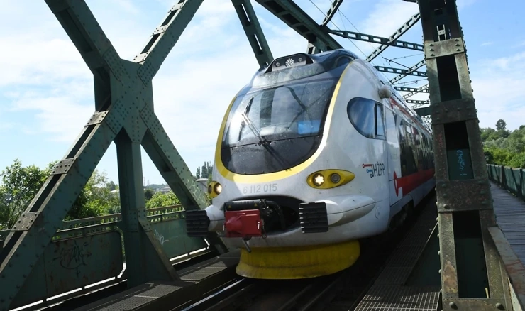 Željeznička pruga Dugo Selo - Novska sastavni je dio koridora RH1