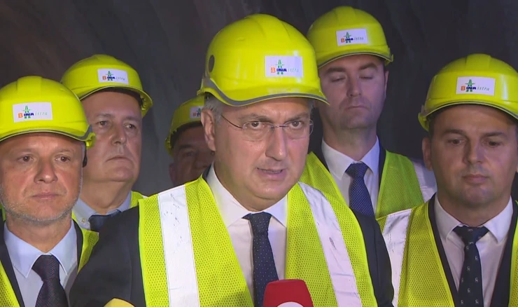 Andrej Plenković u obilasku druge cijevi tunela Učka