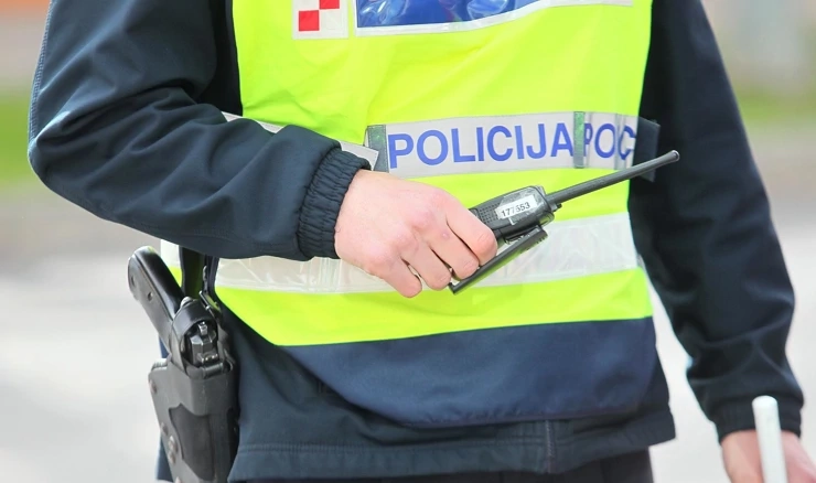 Policajac osumnjičen za krađu službenog pištolja