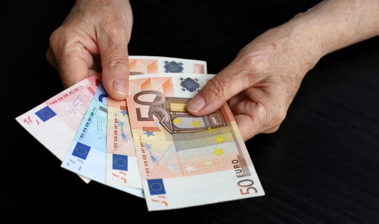  Blagdanska potpora umirovljenicima