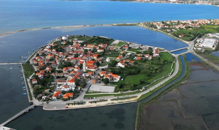 Pogled na Nin iz zraka