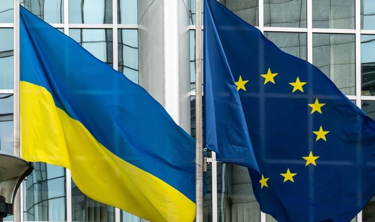 Zastave Europske unije i Ukrajine