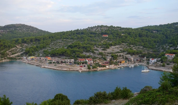 Otok Žirje, unatoč uloženih sedam milijuna eura, nema pitke vode, tvrde iz oporbe