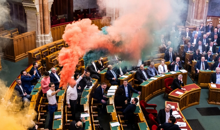 Mađarski parlament za vrijeme glasanja o zabrani održavanja Povorki ponosa