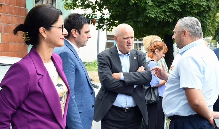 Ministar s gradonačelnicom Magdalenom Komes obišao lokacije obnove