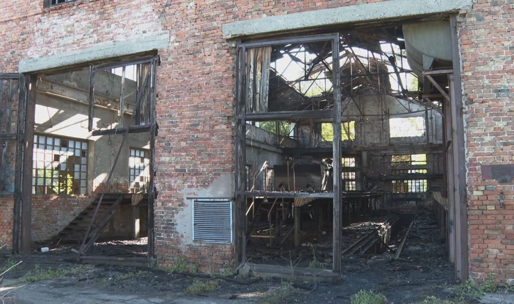 Ugašen požar u hali