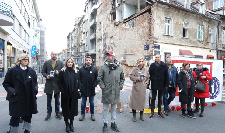 Udruga SOS Zagreb - svijeće za žrtve Zakona o obnovi 
