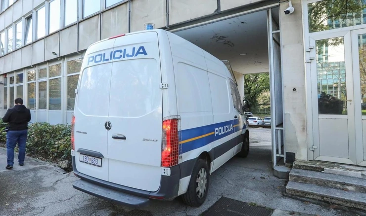 Policija