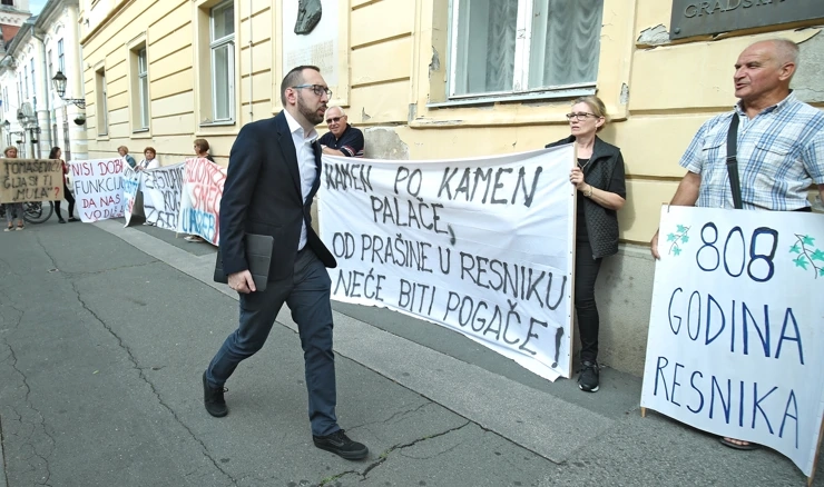 Gradonačelnika dočekao prosvjedni performans 