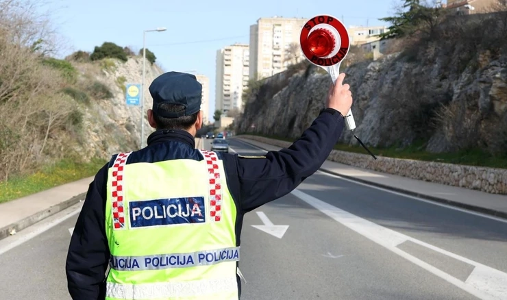Policija