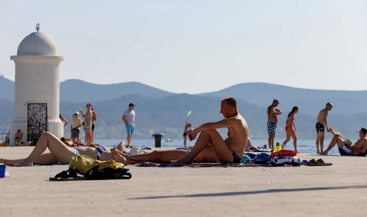 Kupanje na zadarskoj rivi 