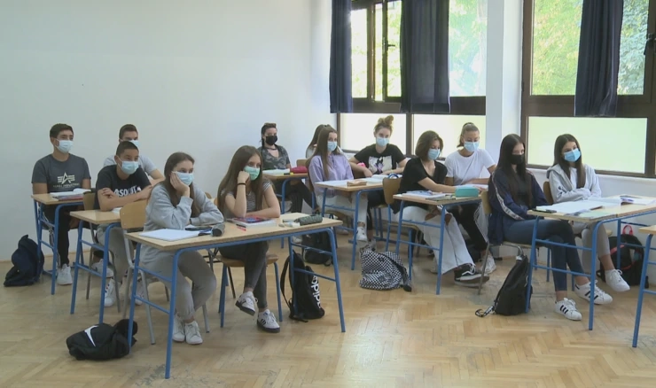 U sinjskim školama nose se maske
