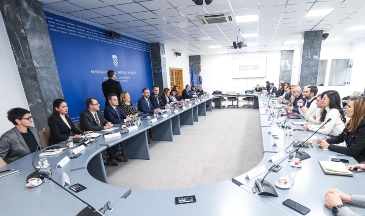 Sastanak pregovaračkih odbora Vlade i predstavnika sindikata 