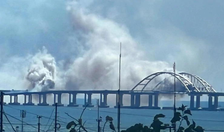 Krimski most u plamenu