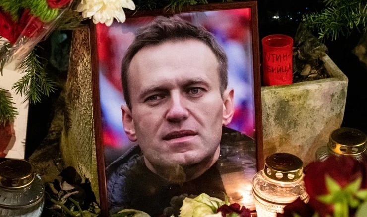 Godišnjica Navaljnijeve smrti: EP upozorio na nastavak represije oporbe u Rusiji