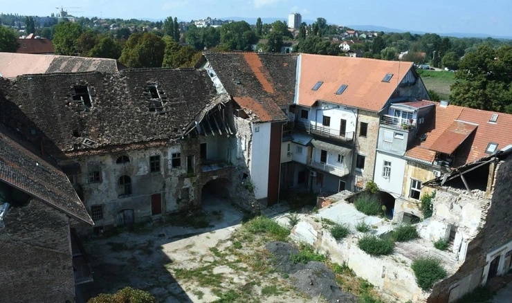 Pogled na Sisak koji se nije puno obnovio nakon potresa
