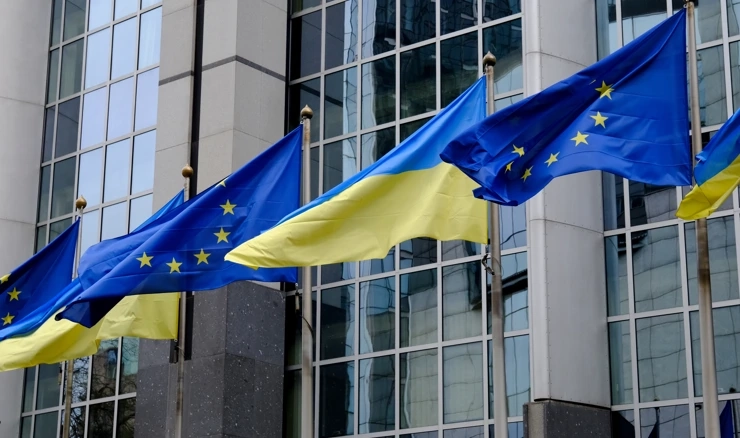 Zastave Europske unije i Ukrajine